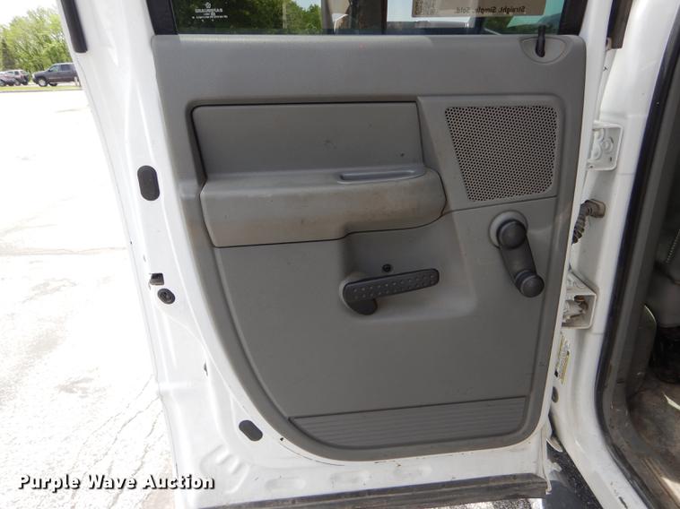 image for item DE8431 2009 Dodge Ram 5500HD Quad Cab dump truck