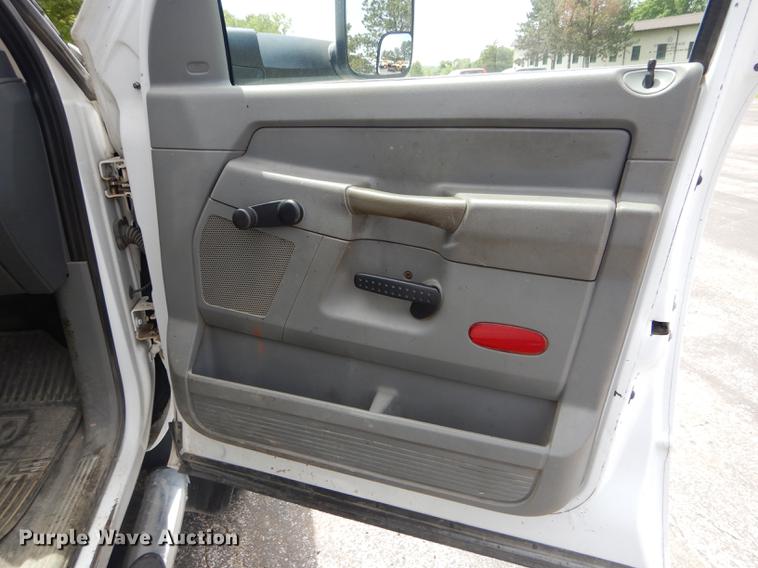 image for item DE8431 2009 Dodge Ram 5500HD Quad Cab dump truck