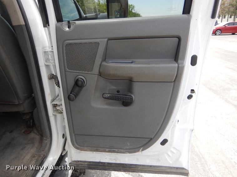 image for item DE8431 2009 Dodge Ram 5500HD Quad Cab dump truck