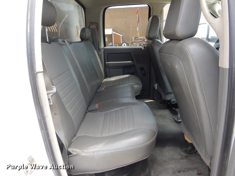 image for item DE8431 2009 Dodge Ram 5500HD Quad Cab dump truck