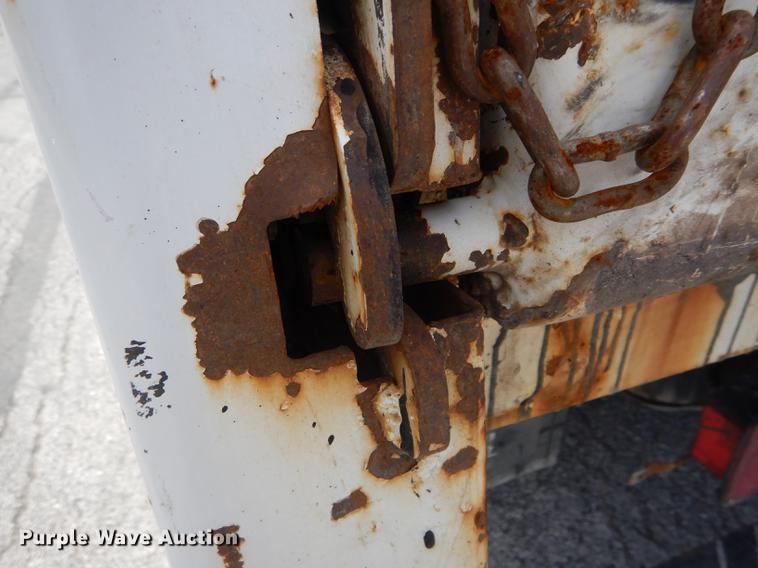 image for item DE8431 2009 Dodge Ram 5500HD Quad Cab dump truck