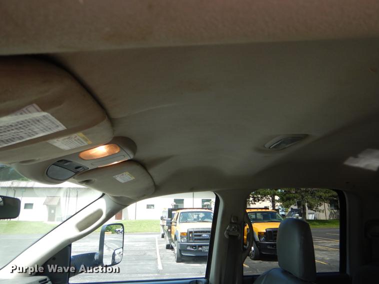 image for item DE8432 2009 Dodge Ram 5500HD Quad Cab flatbed truck