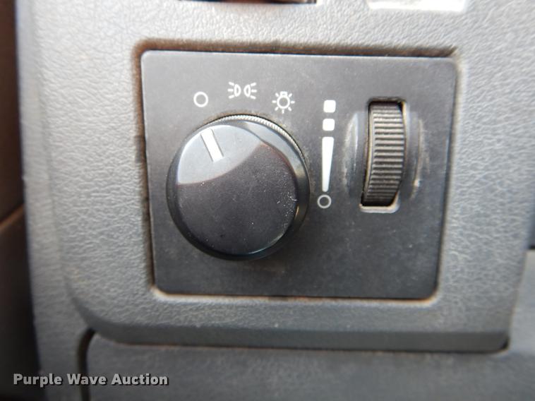 image for item DE8432 2009 Dodge Ram 5500HD Quad Cab flatbed truck