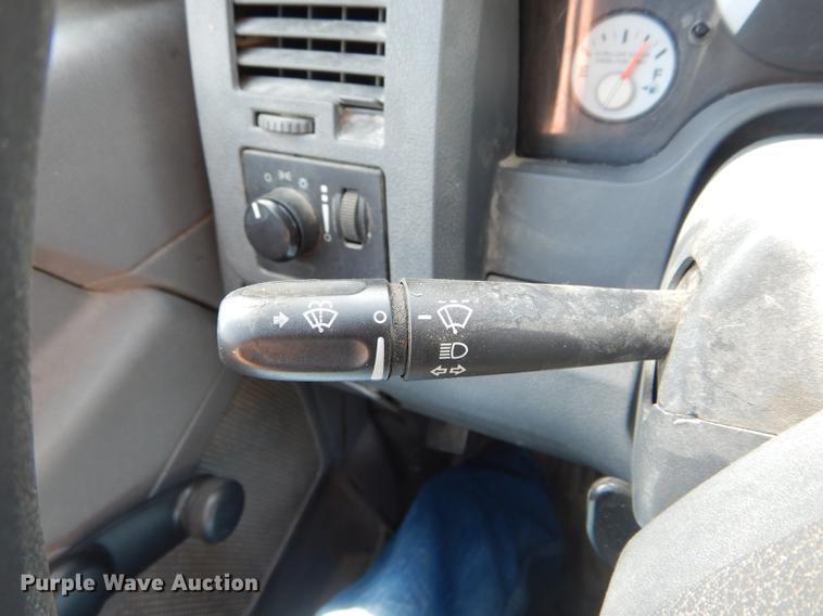 image for item DE8432 2009 Dodge Ram 5500HD Quad Cab flatbed truck