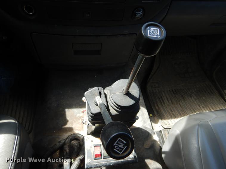 image for item DE8432 2009 Dodge Ram 5500HD Quad Cab flatbed truck