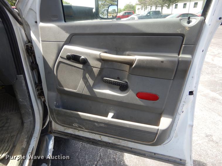 image for item DE8432 2009 Dodge Ram 5500HD Quad Cab flatbed truck