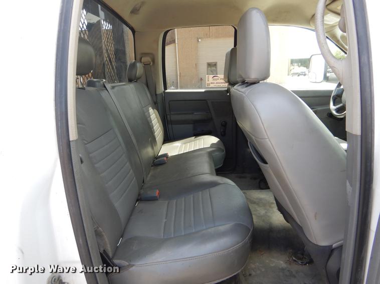 image for item DE8432 2009 Dodge Ram 5500HD Quad Cab flatbed truck