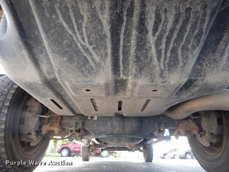 image for item DE8432 2009 Dodge Ram 5500HD Quad Cab flatbed truck