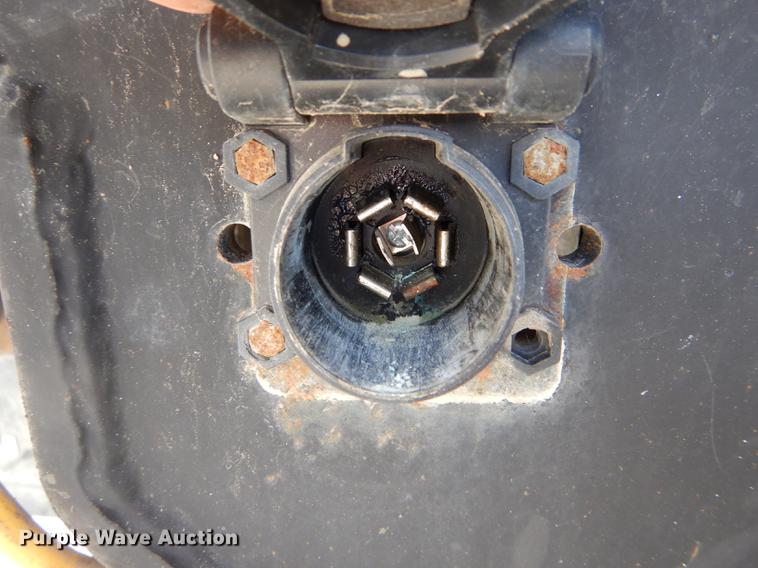 image for item DE8432 2009 Dodge Ram 5500HD Quad Cab flatbed truck