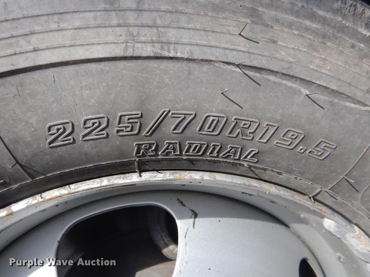 image for item DE8432 2009 Dodge Ram 5500HD Quad Cab flatbed truck