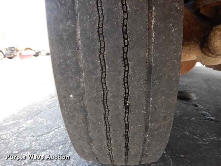 image for item DE8432 2009 Dodge Ram 5500HD Quad Cab flatbed truck