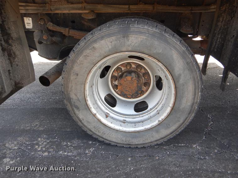 image for item DE8432 2009 Dodge Ram 5500HD Quad Cab flatbed truck