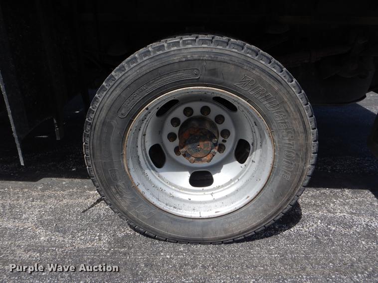 image for item DE8432 2009 Dodge Ram 5500HD Quad Cab flatbed truck