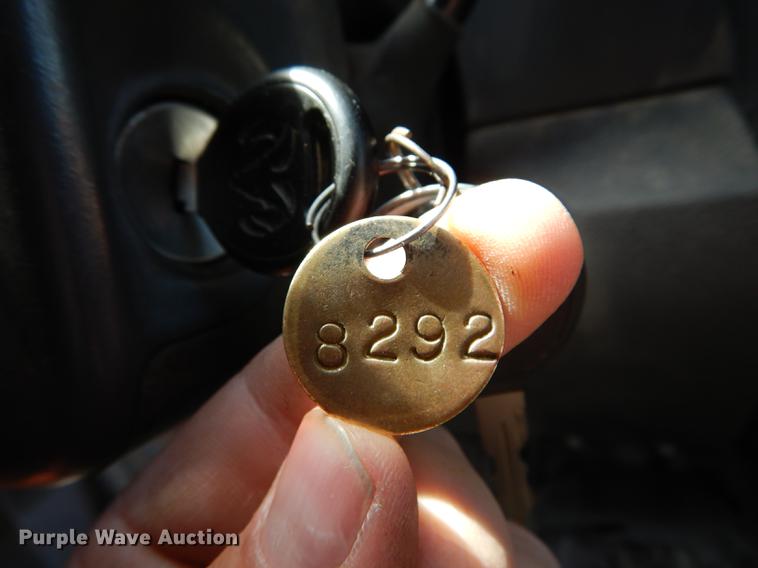 image for item DE8432 2009 Dodge Ram 5500HD Quad Cab flatbed truck