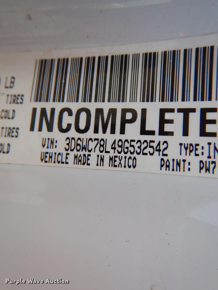 image for item DE8432 2009 Dodge Ram 5500HD Quad Cab flatbed truck