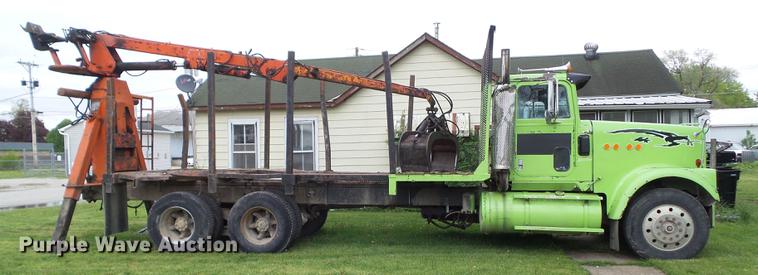 image for item DF0768 1985 International F9370 log truck