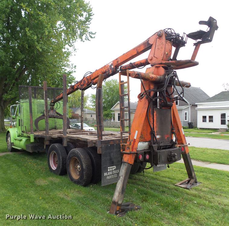 image for item DF0768 1985 International F9370 log truck