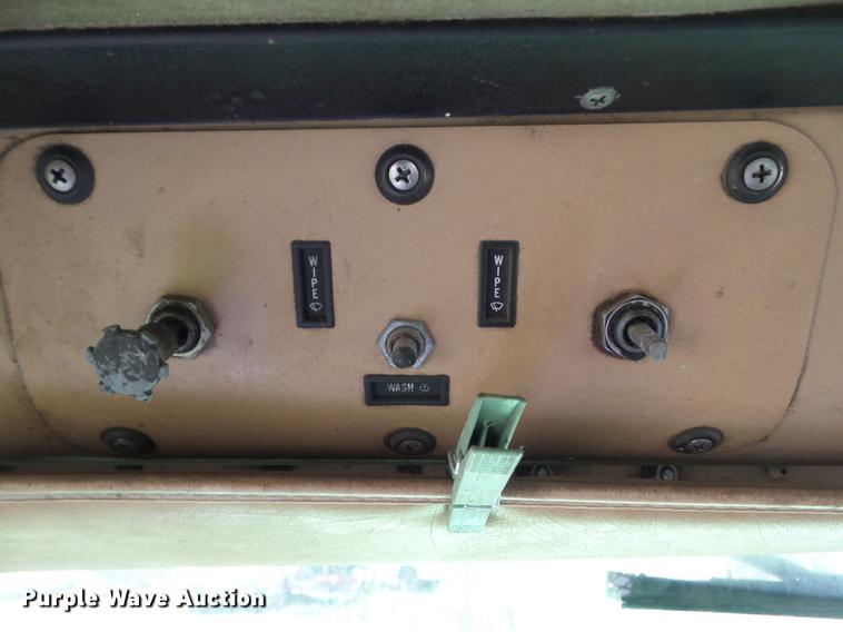 image for item DF0768 1985 International F9370 log truck