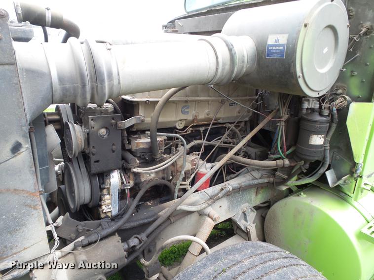 image for item DF0768 1985 International F9370 log truck