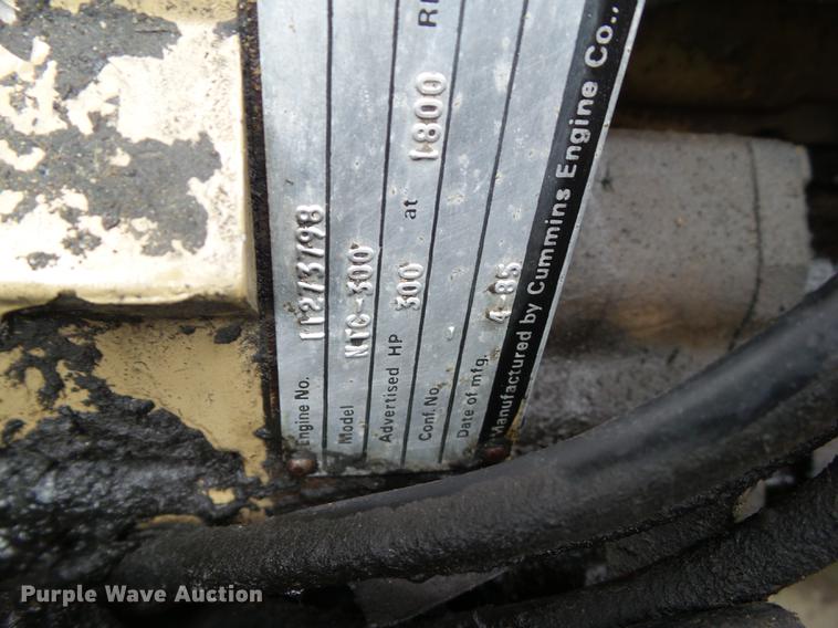 image for item DF0768 1985 International F9370 log truck