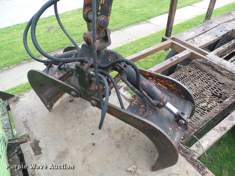 image for item DF0768 1985 International F9370 log truck