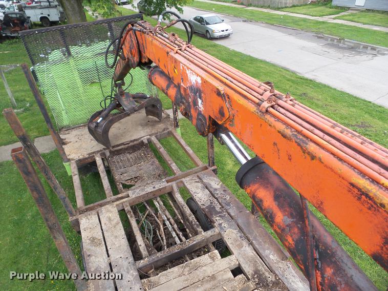 image for item DF0768 1985 International F9370 log truck