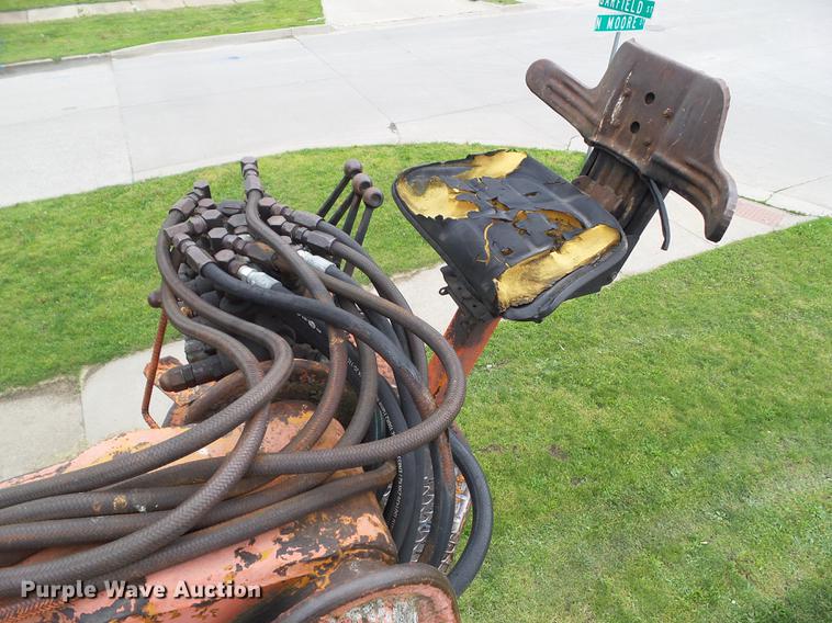 image for item DF0768 1985 International F9370 log truck