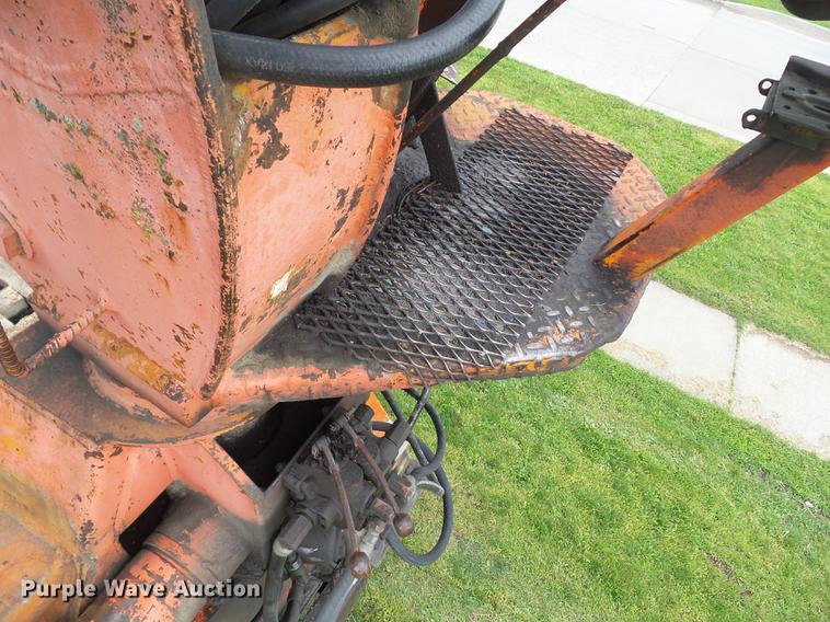 image for item DF0768 1985 International F9370 log truck