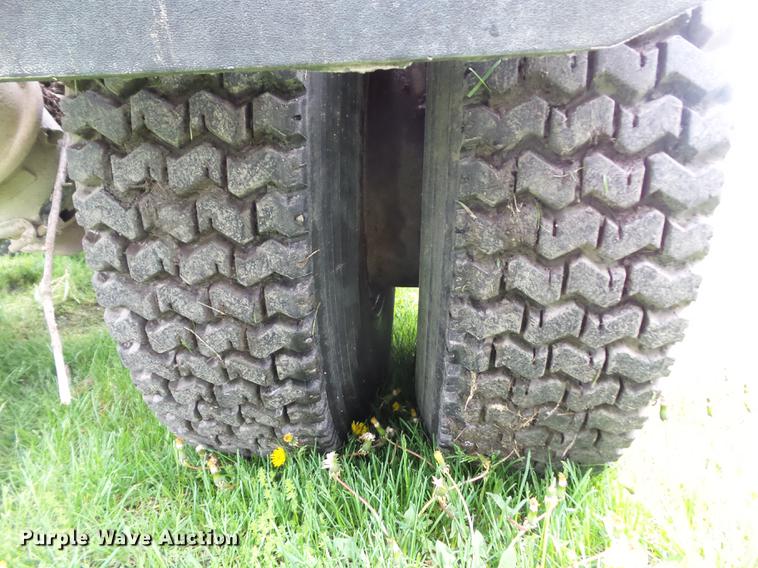 image for item DF0768 1985 International F9370 log truck