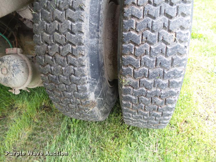 image for item DF0768 1985 International F9370 log truck