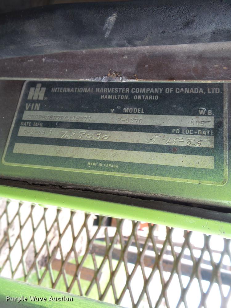 image for item DF0768 1985 International F9370 log truck