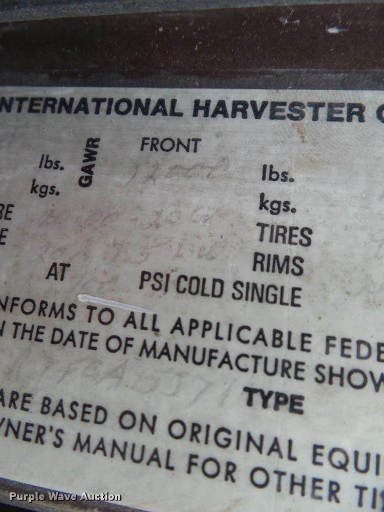 image for item DF0768 1985 International F9370 log truck