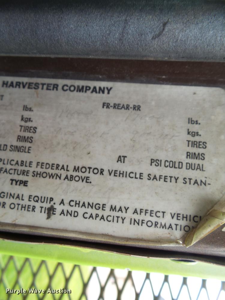 image for item DF0768 1985 International F9370 log truck