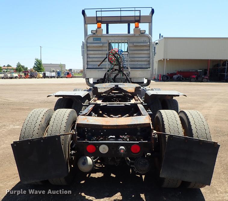 image for item DF1210 2000 Kenworth T800 semi truck