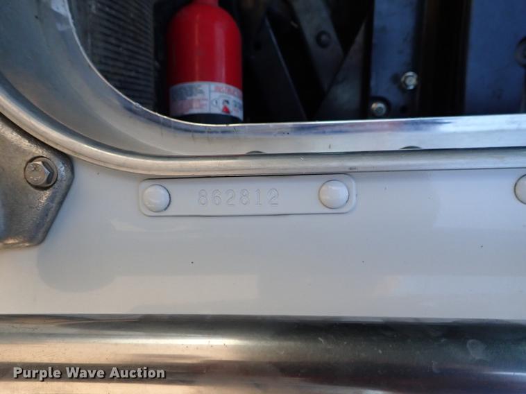 image for item DF1210 2000 Kenworth T800 semi truck