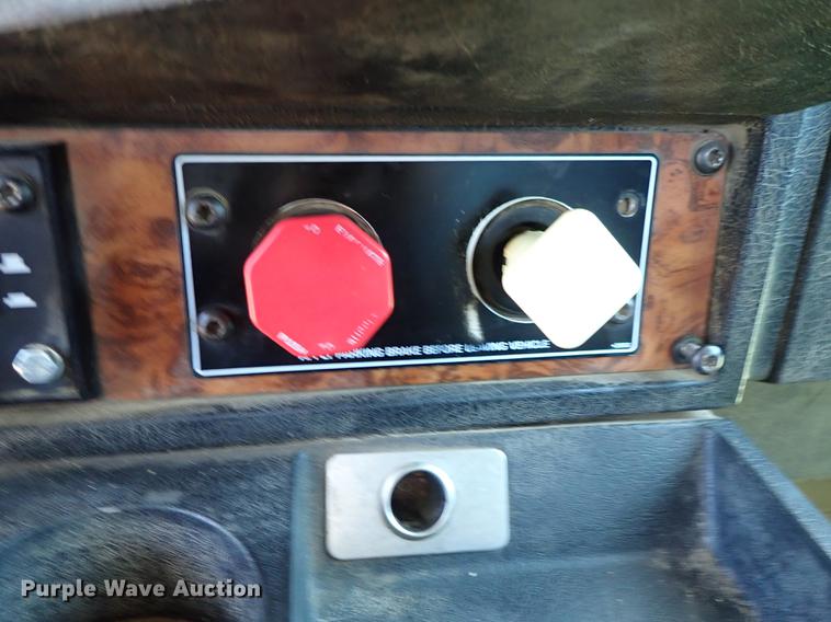 image for item DF1210 2000 Kenworth T800 semi truck