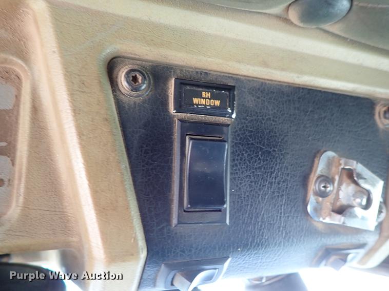 image for item DF1210 2000 Kenworth T800 semi truck