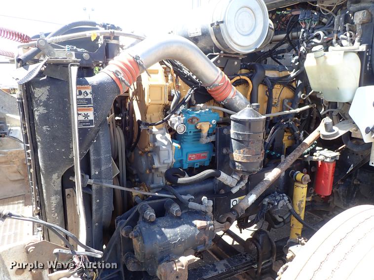 image for item DF1210 2000 Kenworth T800 semi truck