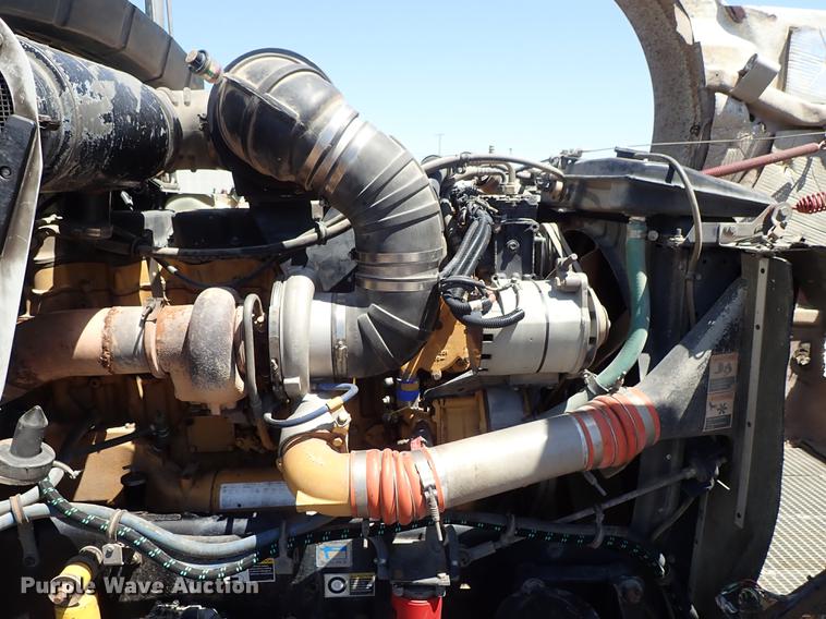 image for item DF1210 2000 Kenworth T800 semi truck