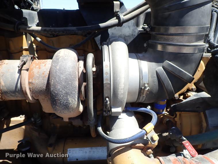 image for item DF1210 2000 Kenworth T800 semi truck