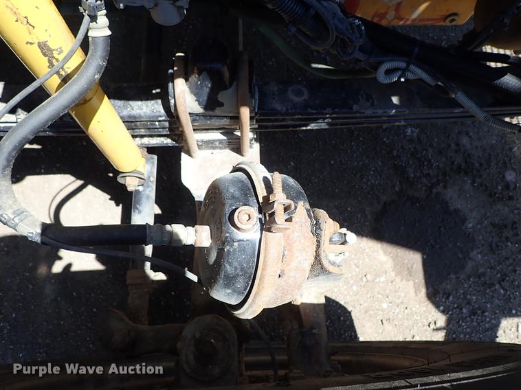 image for item DF1210 2000 Kenworth T800 semi truck