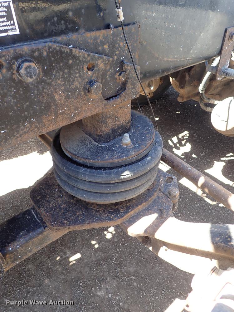 image for item DF1210 2000 Kenworth T800 semi truck