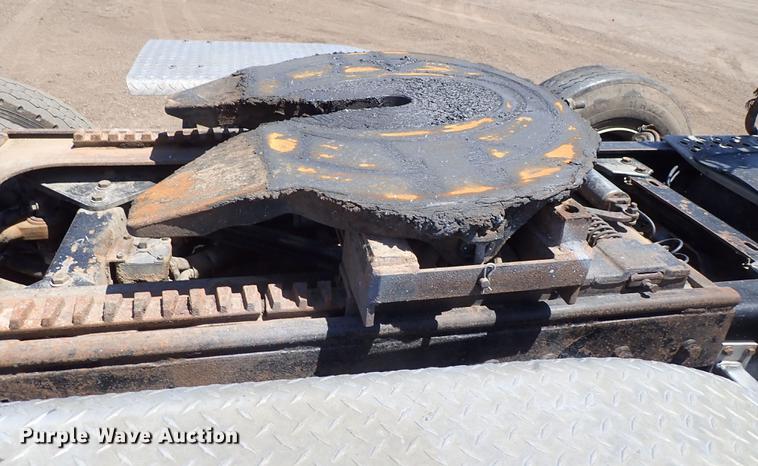 image for item DF1210 2000 Kenworth T800 semi truck