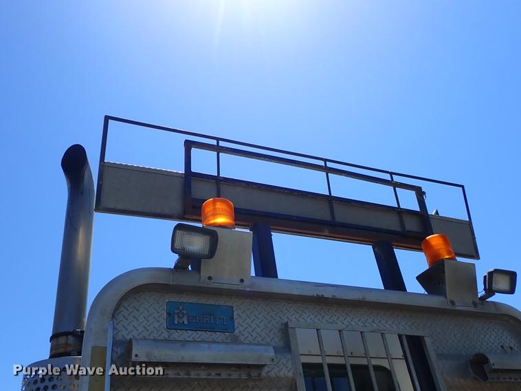 image for item DF1210 2000 Kenworth T800 semi truck