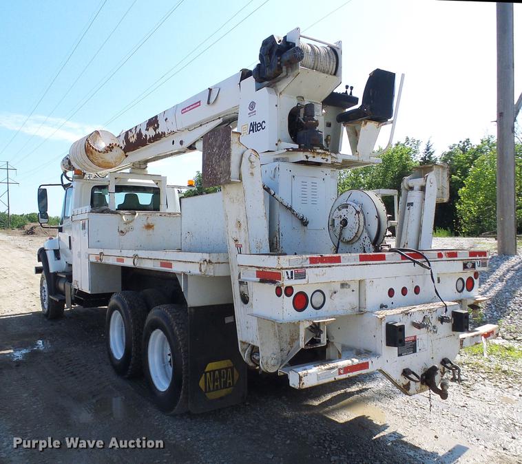 image for item DF7312 2006 International 7400 digger derrick truck
