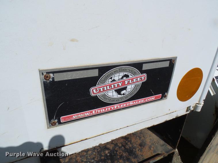 image for item DF7312 2006 International 7400 digger derrick truck