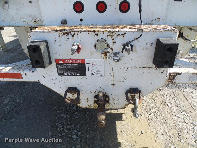 image for item DF7312 2006 International 7400 digger derrick truck