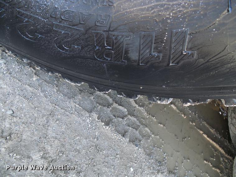 image for item DF7312 2006 International 7400 digger derrick truck