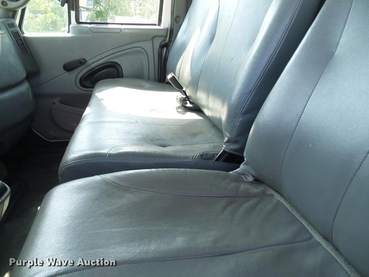 image for item DF7312 2006 International 7400 digger derrick truck