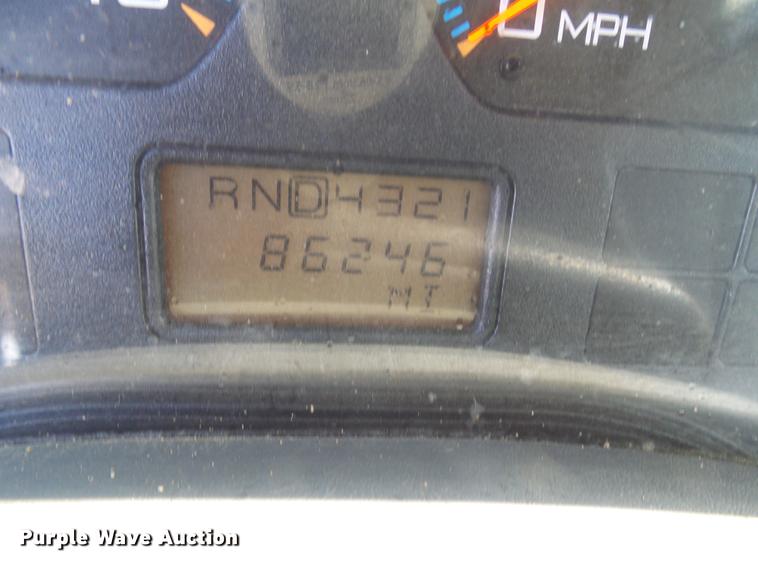 image for item DF7312 2006 International 7400 digger derrick truck